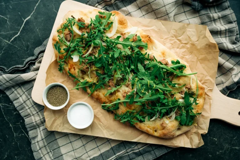 PINSA TONNO & SALSA BIANCA